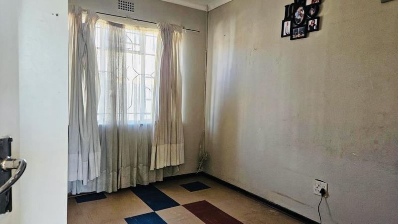 3 Bedroom Property for Sale in Newclare Gauteng