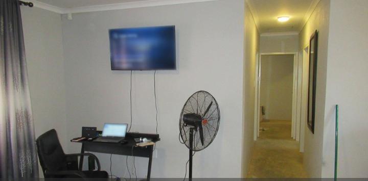 3 Bedroom Property for Sale in Crystal Park Gauteng