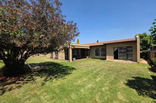 3 Bedroom Property for Sale in Dawn Park Gauteng