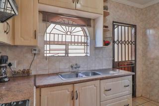 3 Bedroom Property for Sale in Dawn Park Gauteng