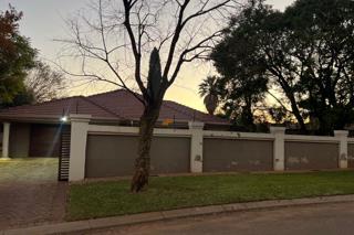3 Bedroom Property for Sale in Dawn Park Gauteng