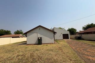 4 Bedroom Property for Sale in Dawn Park Gauteng