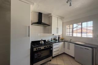 4 Bedroom Property for Sale in Dawn Park Gauteng