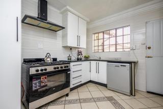 4 Bedroom Property for Sale in Dawn Park Gauteng