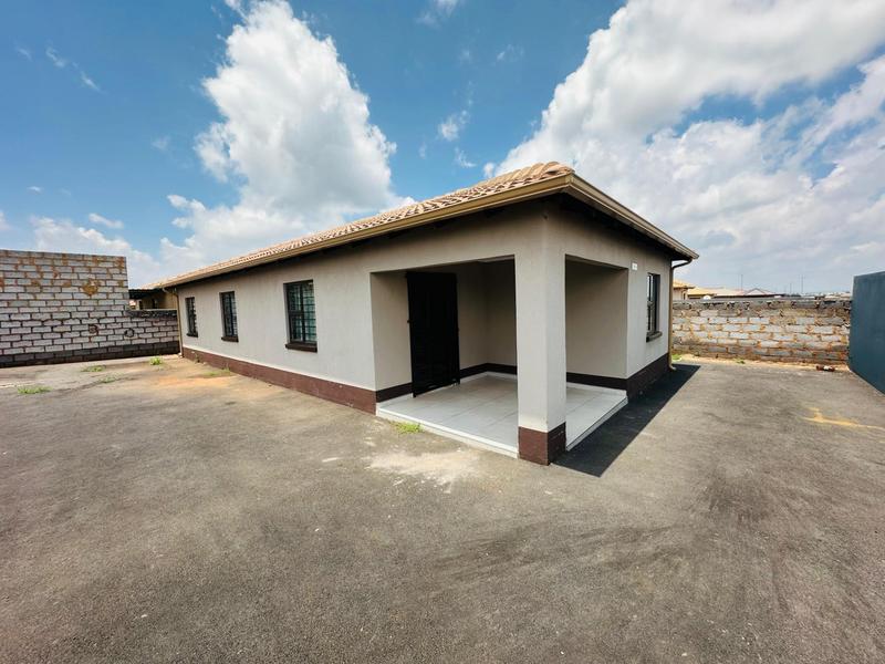 4 Bedroom Property for Sale in Dawn Park Gauteng