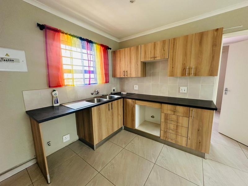 4 Bedroom Property for Sale in Dawn Park Gauteng