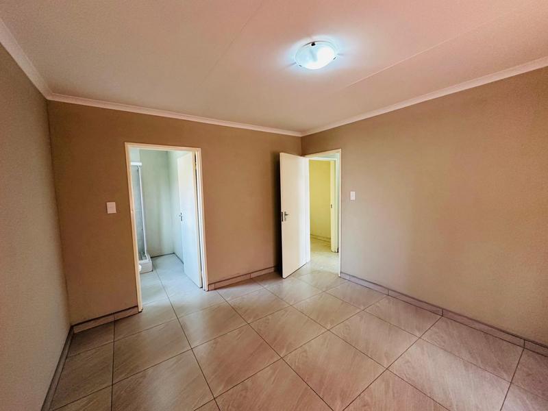4 Bedroom Property for Sale in Dawn Park Gauteng