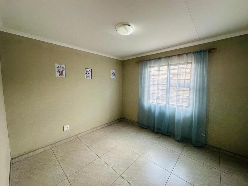 4 Bedroom Property for Sale in Dawn Park Gauteng