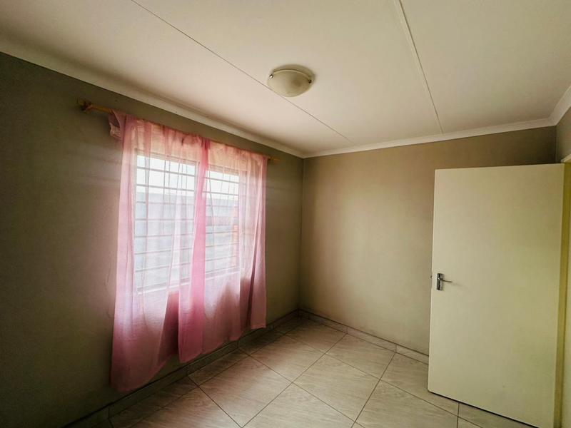 4 Bedroom Property for Sale in Dawn Park Gauteng