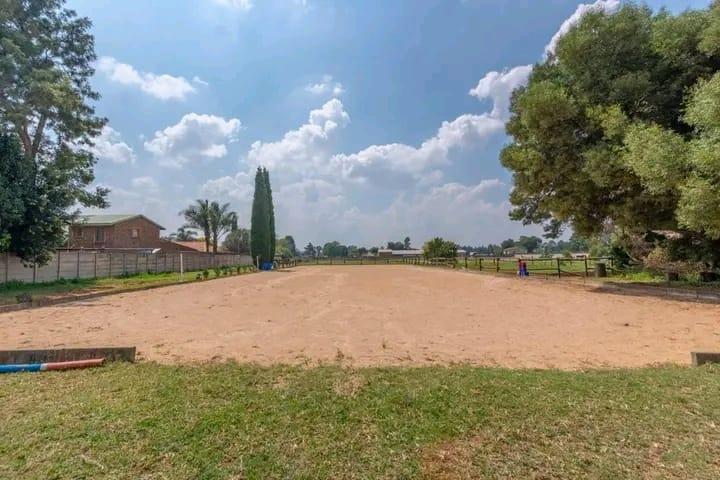 6 Bedroom Property for Sale in Kempton Park Gauteng