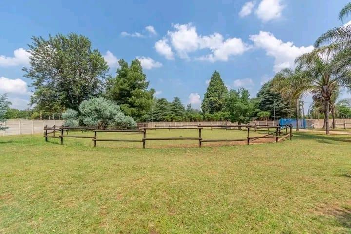 6 Bedroom Property for Sale in Kempton Park Gauteng