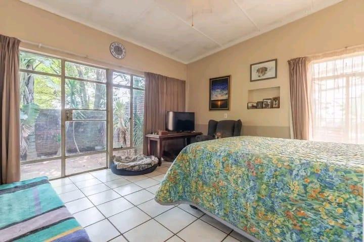 6 Bedroom Property for Sale in Kempton Park Gauteng