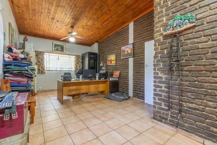 6 Bedroom Property for Sale in Kempton Park Gauteng