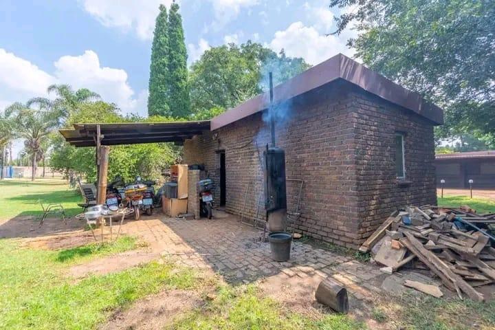 6 Bedroom Property for Sale in Kempton Park Gauteng
