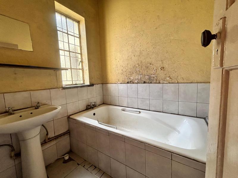4 Bedroom Property for Sale in Geduld Gauteng