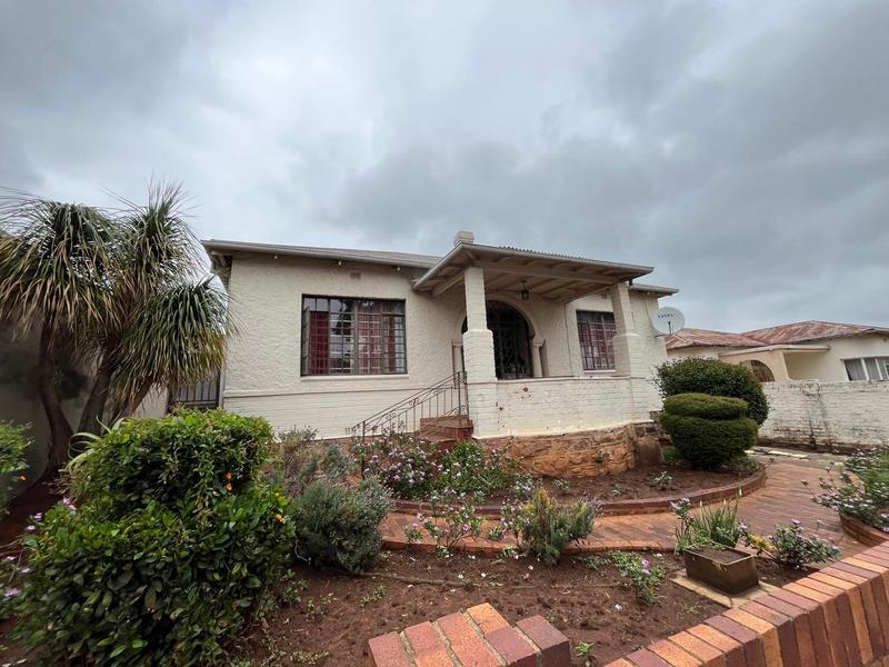 5 Bedroom Property for Sale in Orange Grove Gauteng