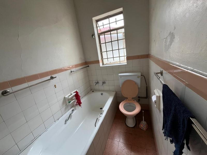 5 Bedroom Property for Sale in Orange Grove Gauteng