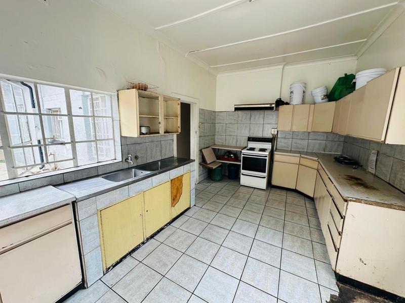 7 Bedroom Property for Sale in Orange Grove Gauteng