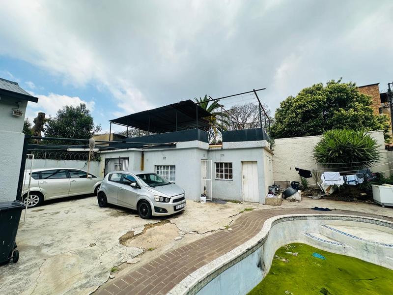 7 Bedroom Property for Sale in Orange Grove Gauteng