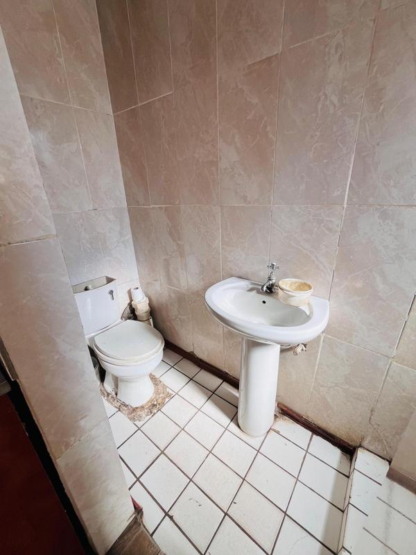 7 Bedroom Property for Sale in Regents Park Gauteng