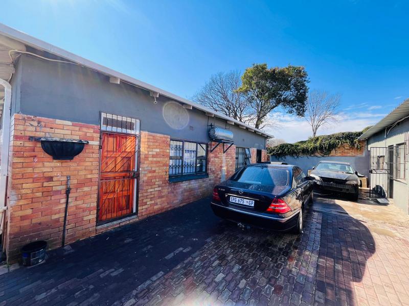 7 Bedroom Property for Sale in Regents Park Gauteng