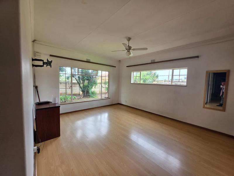 6 Bedroom Property for Sale in Clayville East Gauteng