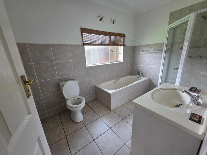 6 Bedroom Property for Sale in Clayville East Gauteng