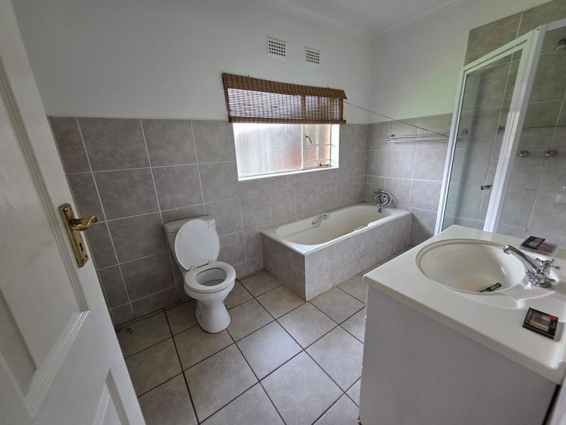 6 Bedroom Property for Sale in Clayville East Gauteng