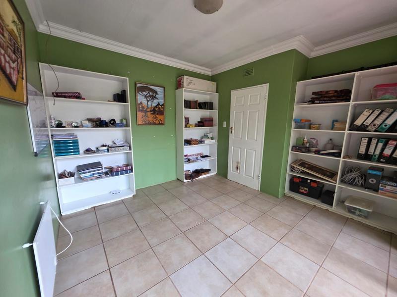 6 Bedroom Property for Sale in Clayville East Gauteng