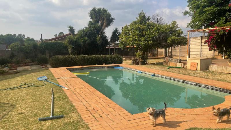 6 Bedroom Property for Sale in Clayville East Gauteng