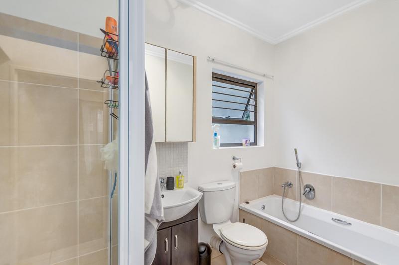 1 Bedroom Property for Sale in Bryanston Gauteng