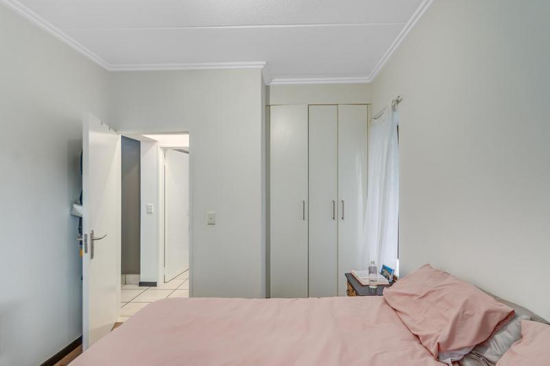 1 Bedroom Property for Sale in Bryanston Gauteng