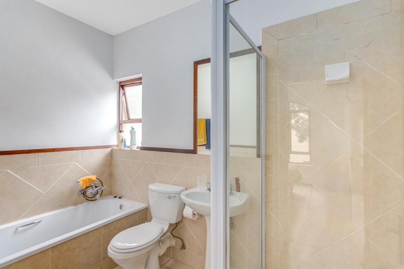 1 Bedroom Property for Sale in Lonehill Gauteng