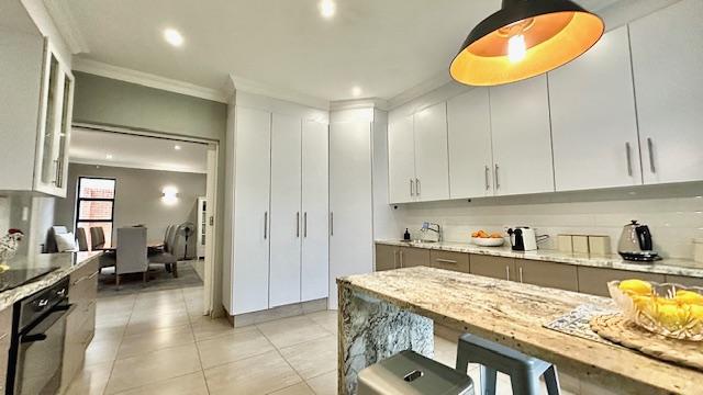 5 Bedroom Property for Sale in Waterkloof A H Gauteng