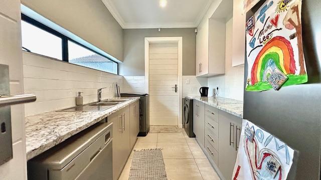 5 Bedroom Property for Sale in Waterkloof A H Gauteng