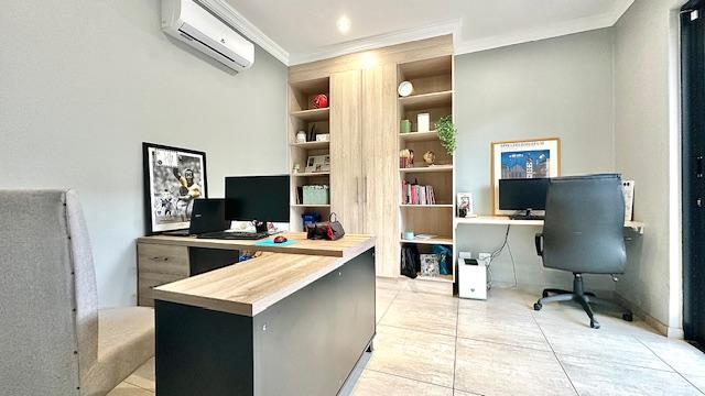 5 Bedroom Property for Sale in Waterkloof A H Gauteng