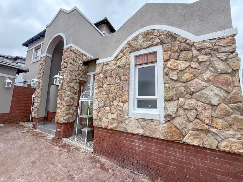 4 Bedroom Property for Sale in Midstream Estate Gauteng