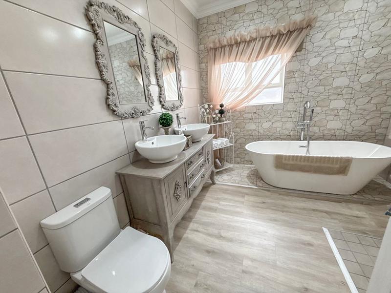 4 Bedroom Property for Sale in Midstream Estate Gauteng