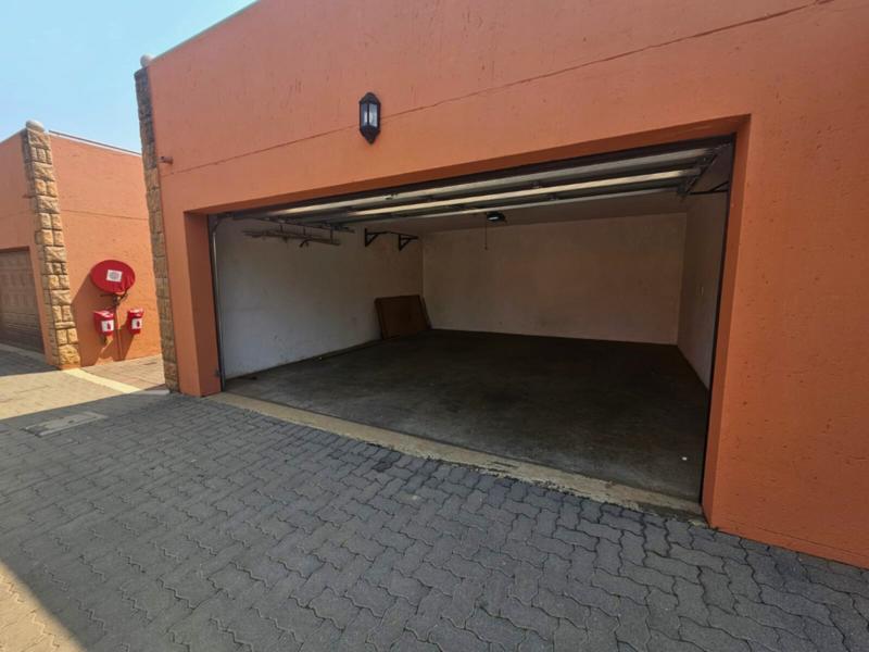 To Let 3 Bedroom Property for Rent in Glen Marais Gauteng