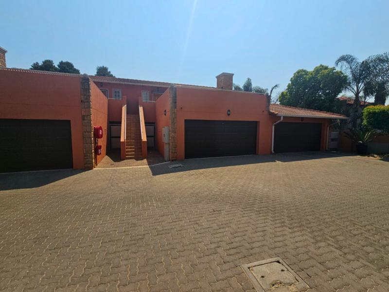 To Let 3 Bedroom Property for Rent in Glen Marais Gauteng