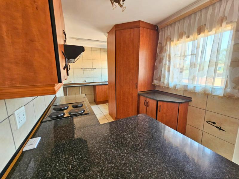 To Let 3 Bedroom Property for Rent in Glen Marais Gauteng