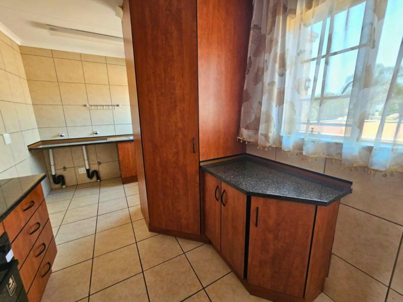 To Let 3 Bedroom Property for Rent in Glen Marais Gauteng