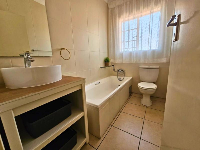 3 Bedroom Property for Sale in Glen Marais Gauteng