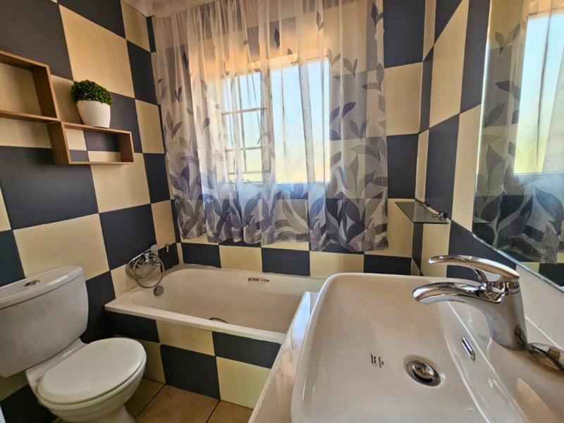 3 Bedroom Property for Sale in Glen Marais Gauteng