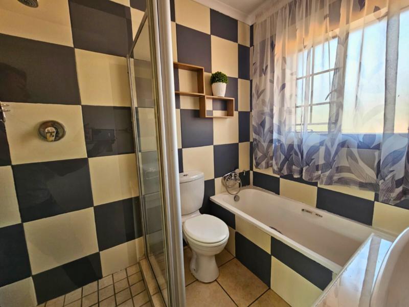 3 Bedroom Property for Sale in Glen Marais Gauteng