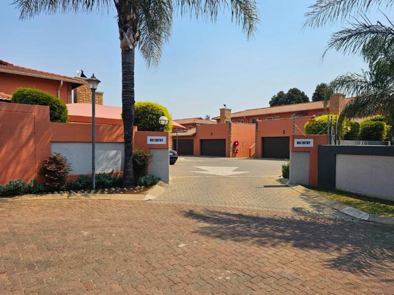 3 Bedroom Property for Sale in Glen Marais Gauteng