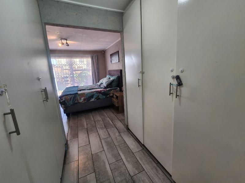 3 Bedroom Property for Sale in Glenvista Gauteng