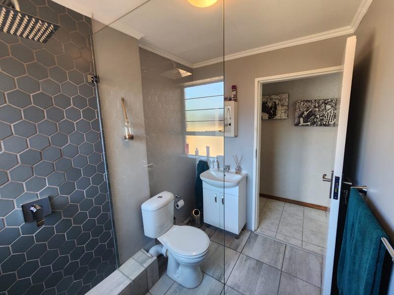 3 Bedroom Property for Sale in Glenvista Gauteng