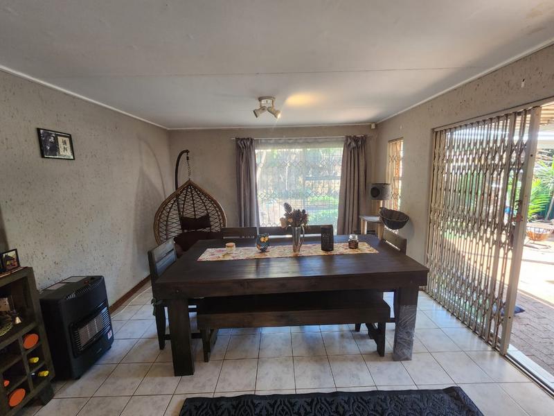 3 Bedroom Property for Sale in Glenvista Gauteng