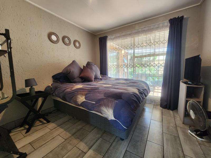 3 Bedroom Property for Sale in Glenvista Gauteng